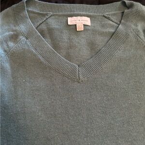 Lucky Brand V-neck sweater
Sage-ish green